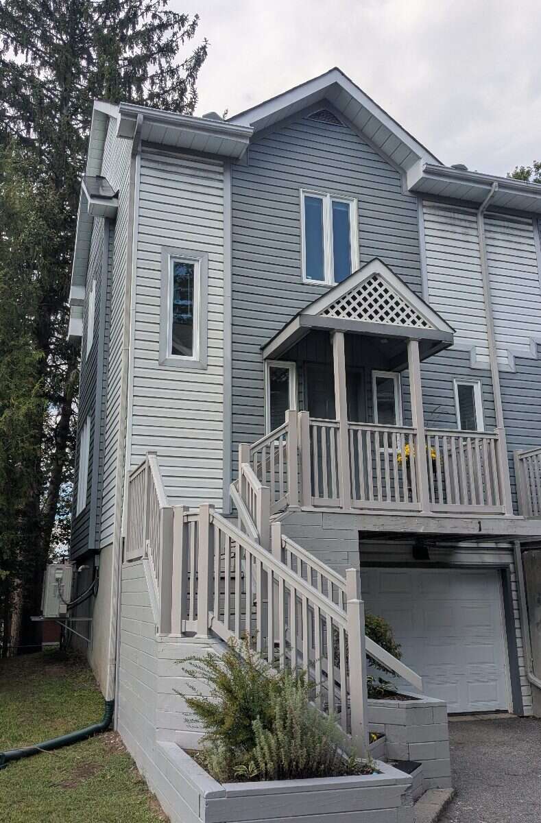 Row / Townhouse For Sale Ottawa, ON